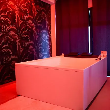 Crystal Luxury Gæstehus 3*